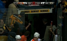 bruins-fan-flip-off