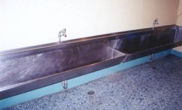Winnipeg-Jets-Fans-Want-Bathroom-Troughs