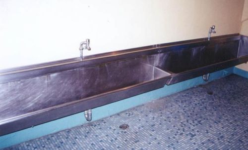 Winnipeg-Jets-Fans-Want-Bathroom-Troughs.jpg