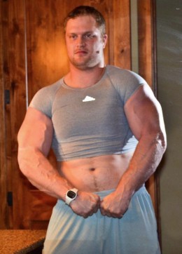 adam-carriker-muscles