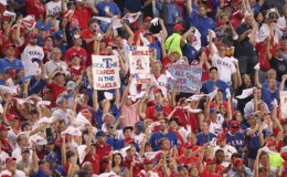 Rangers-Fans-glow-stick-record