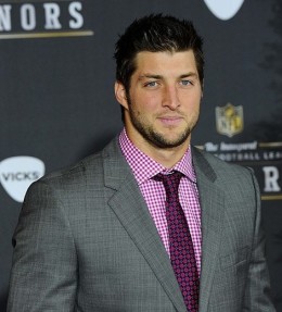 tim-tebow-suit
