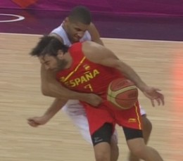 nicolas-batum-nut-shot