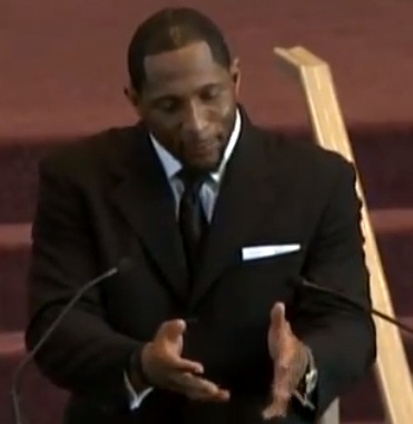  Lewis on Ray Lewis Gives Moving Eulogy At Art Modell   S Funeral  Video