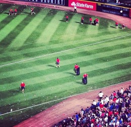 braves-fans-litter-debris-1