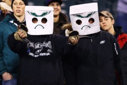Eagles-fans-paper-bags
