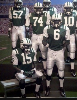 Tim-Tebow-Dicks-Sporting-Goods-bench