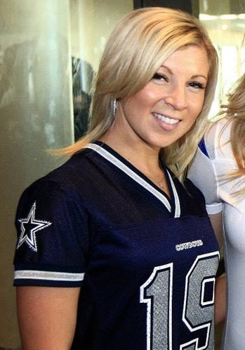 Miles Austin Marries Girlfriend Stacy Sydlo Cowboys Serve As Groomsmen Miles Austin Marries Girlfriend Stacy Sydlo Cowboys Serve As Groomsmen