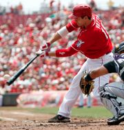 Joey Votto hasn't popped out to the infield this season, and other insane  stats