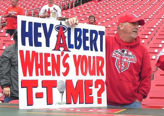 Cardinals fan has hilarious signs taunting Albert Pujols (Pictures)