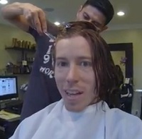 Shaun White cuts his hair for charity - CBS News