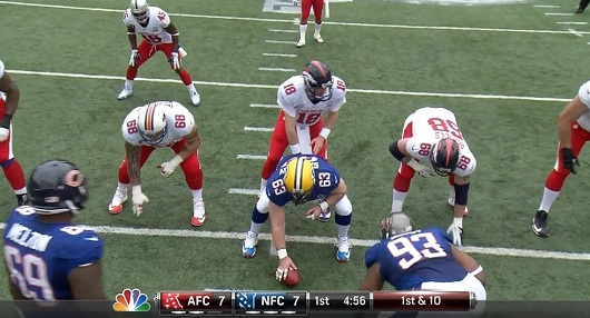 Jeff Saturday switches teams during Pro Bowl to snap ball to Peyton Manning  for last time