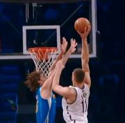 Brook-Lopez-dunk-on-Robin-Lopez