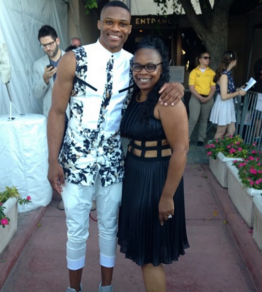 Russell Westbrook wore his craziest outfit yet to the Teen Choice Awards  (Photo)