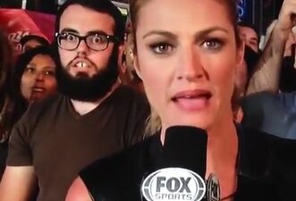 Erin Andrews photobomb