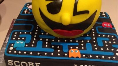 Pacman Jones cake