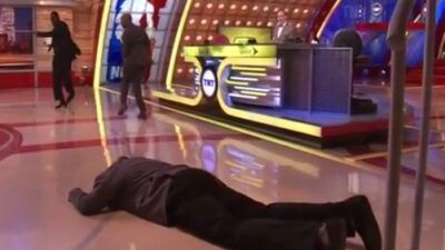 Shaq falls