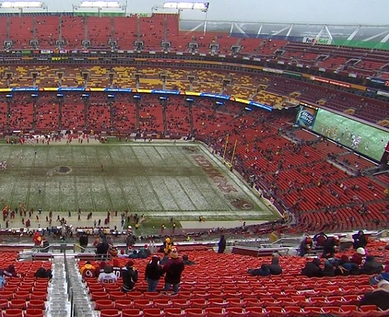 FedEx Field nearly empty for second half of Redskins-Chiefs game