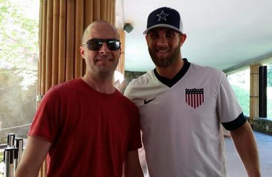 Bryce Harper wore a Cowboys hat to the zoo