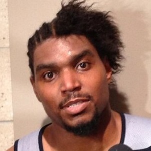 Andrew Bynum Working Out At Lakers Facility Amid Comeback Attempt