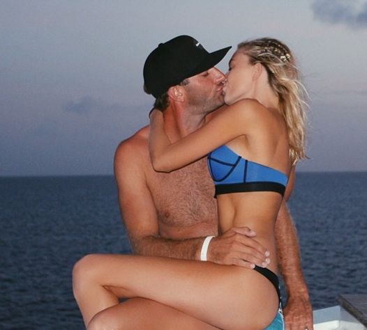 paulina gretzky barstool