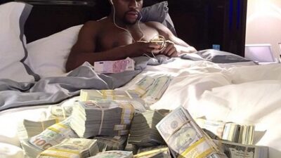 Floyd Mayweather money stacks