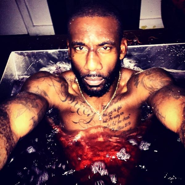 klog renovere hvorfor ikke Amar'e Stoudemire takes bath in red wine