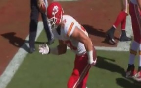 Travis Kelce does Ric Flair touchdown celebration (Video) | Larry Brown