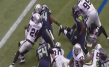 Marshawn Lynch run Raiders