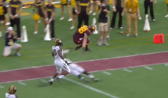 Maxx Williams hurdle