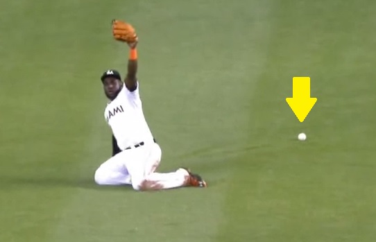 Marcell Ozuna had the best almost catch on Opening Day (Video)