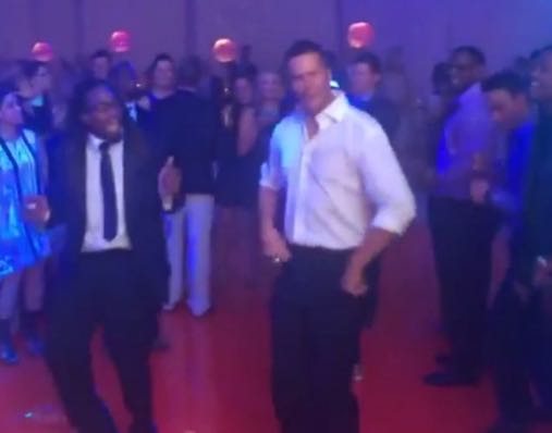 Tom Brady, Rob Gronkowski bust a move at Patriots' Super Bowl ring