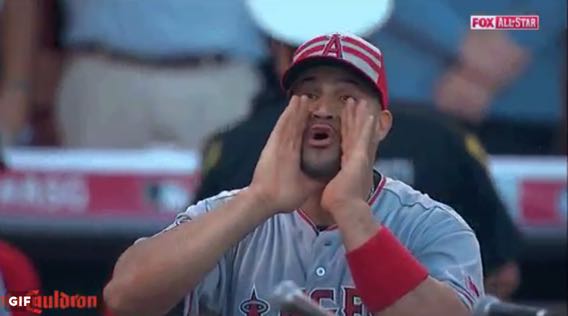 Video: Albert Pujols goes viral for awesome gesture to young Cardinals fan