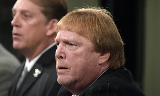 Oakland Raiders: Owner Mark Davis defends Jon Gruden, Derek Carr