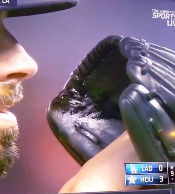 Dodgers unconcerned about Mike Fiers' alleged pine tar use