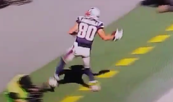 Danny Amendola mistakenly gave away Tom Brady's 400th TD ball