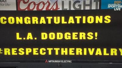 Dodgers-Giants-scoreboard