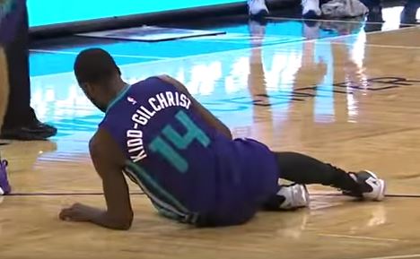 http://larrybrownsports.com/wp-content/uploads/2015/10/michael-kidd-gilchrist-shoulder-injury.jpg