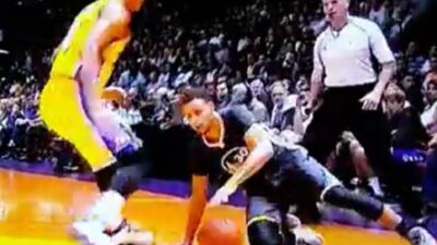 Steph Curry slips
