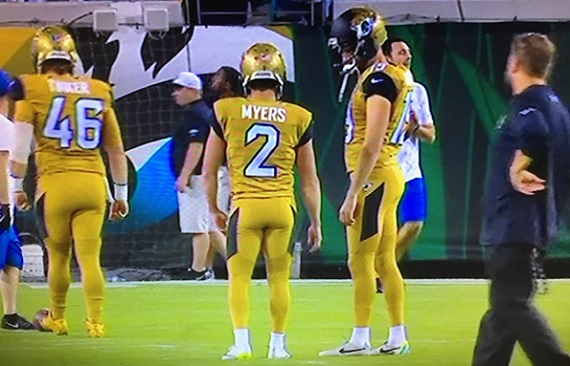 Jaguars' uniforms in all gold are hideous