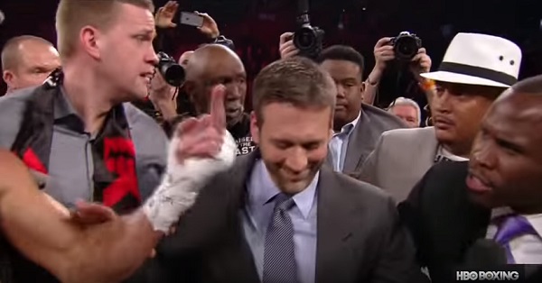 Sergey Kovalev flips Adonis Stevenson the bird (Video)