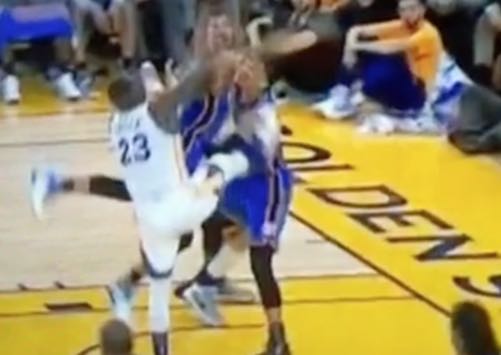 Draymond-Green-kick