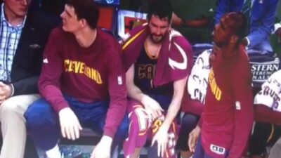 Kevin Love knee