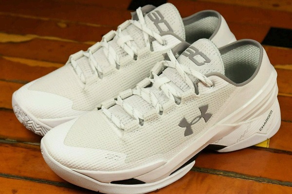 curry newest shoes