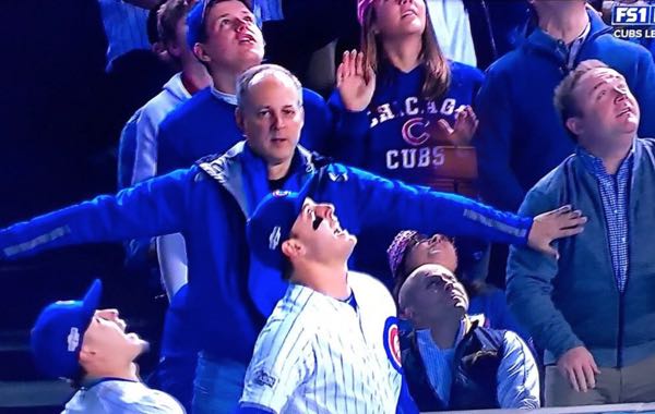 Cubs fan makes sure no one pulls a Steve Bartman