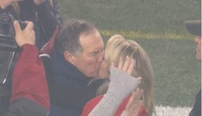Bill Belichick kisses girlfriend Linda Holliday after win