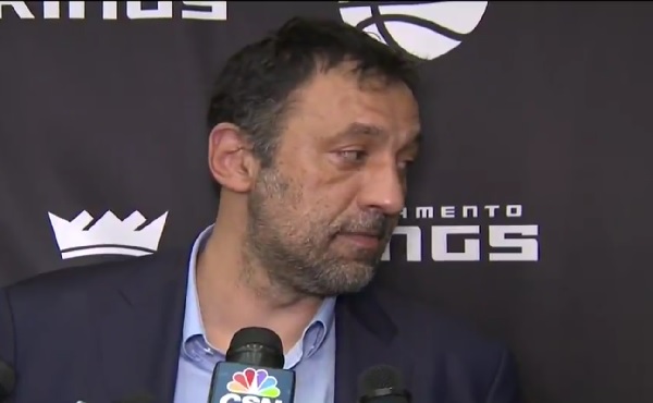 Vlade Divac steps down as Kings general manager