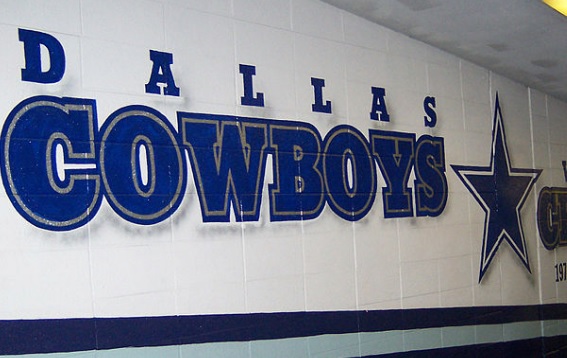 Watch: Cowboys fans go nuts running into AT&T Stadium for playoff game