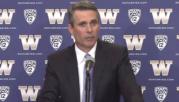 Chris Petersen resigns as Washington head coach