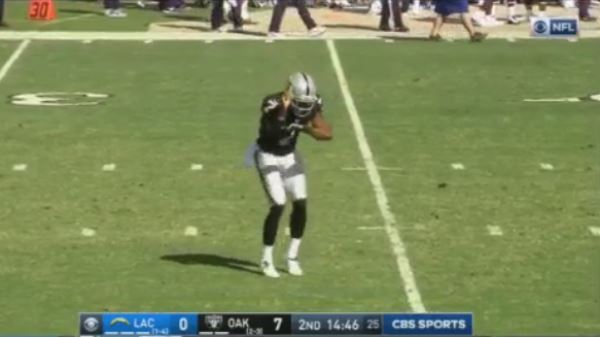 Marquette King does Shawne Merriman celebration against Chargers (Video)